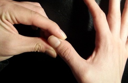 Mát xa ngón tay 60 giây mỗi ngày có hiệu quả bất ngờ